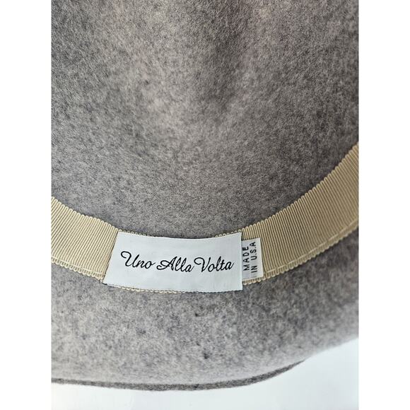 Uno Alla Volta Feather Grey Wool‎ Felt Fedora Hat EUC Made in USA